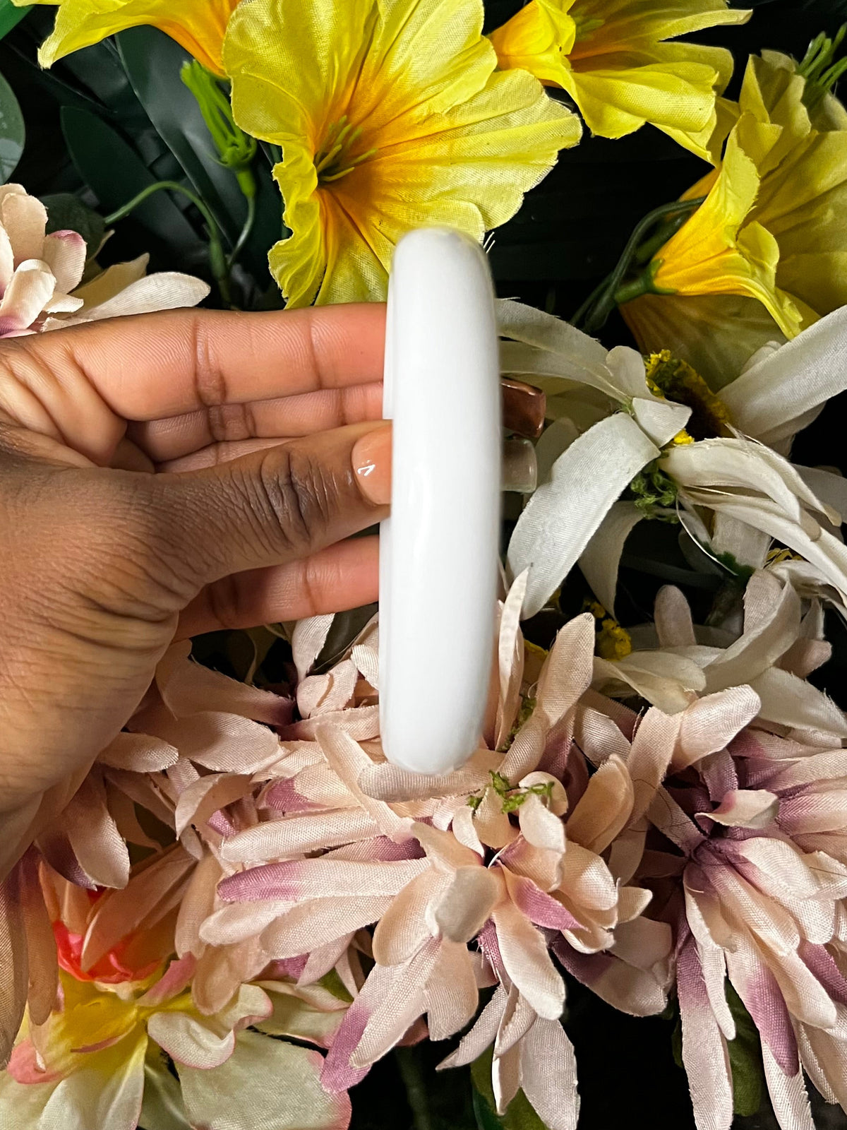 Thick white glass bangle 💗✨🧚🏾♀️