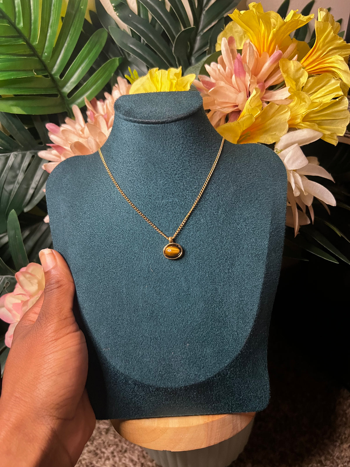 Dainty tiger eye necklace