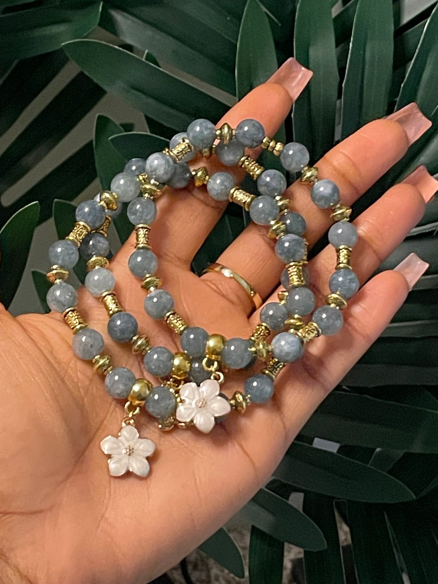 White flower charmed 😇