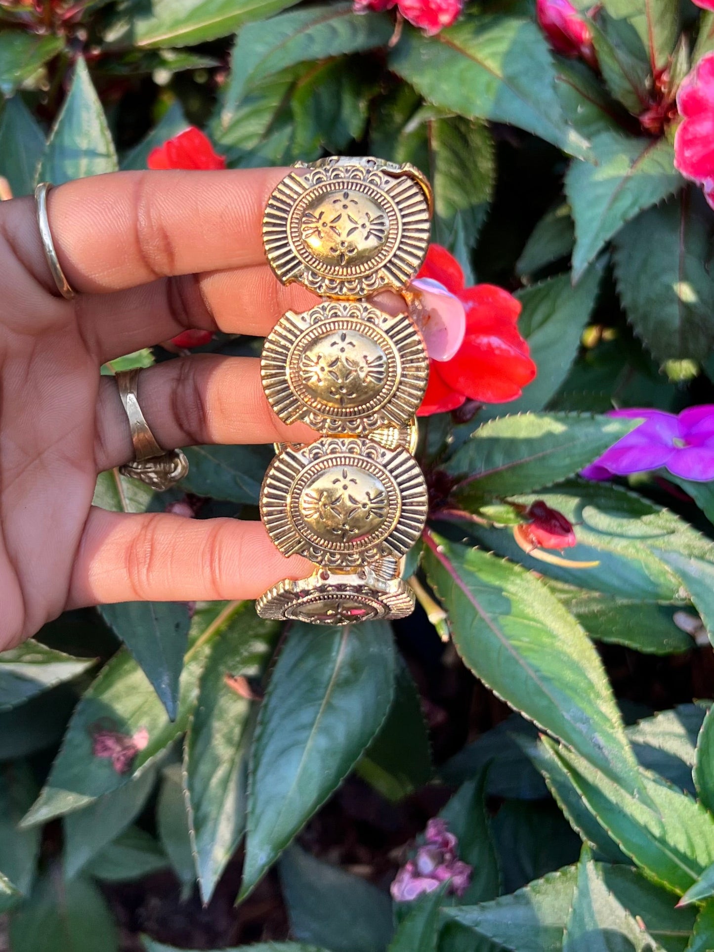 Halo bracelet