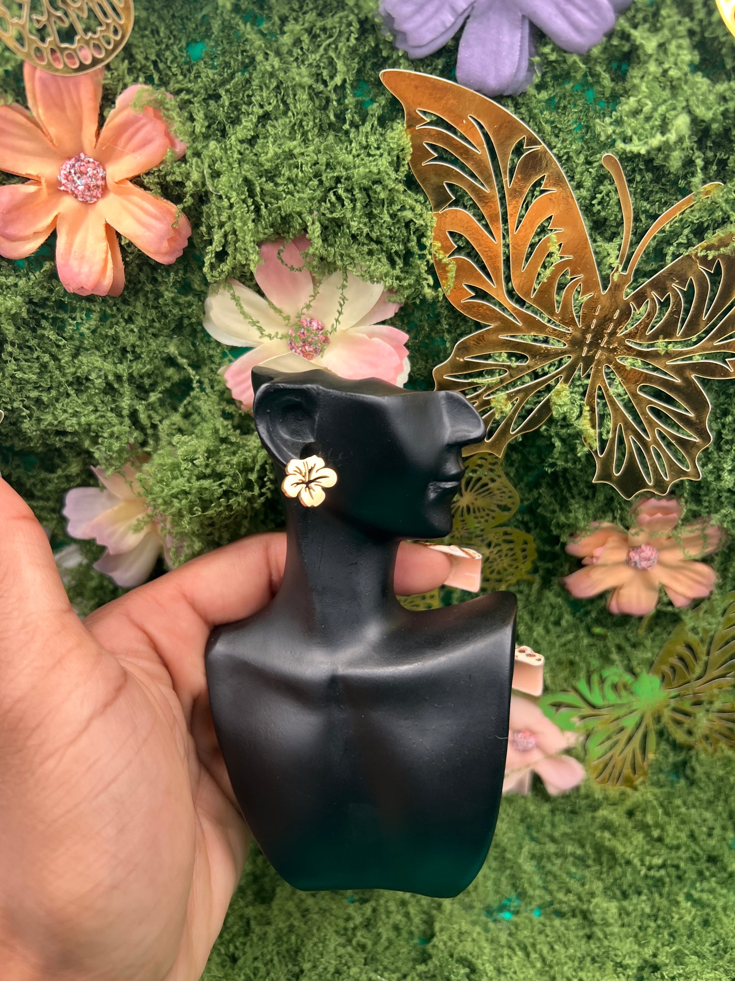 Hawaiian Flower Earrings ⭐️