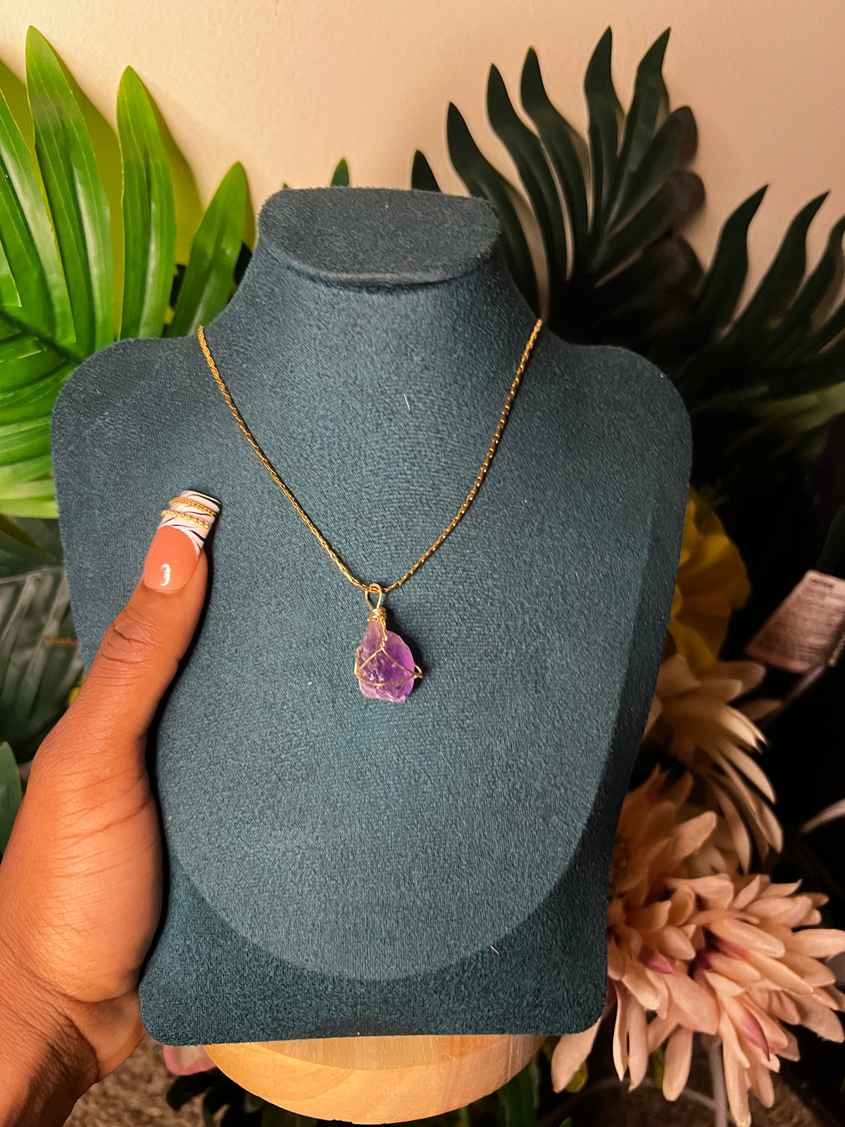 CRYSTAL NECKLACES 🧚🏾‍♀️✨ ( CLICK FOR MORE )