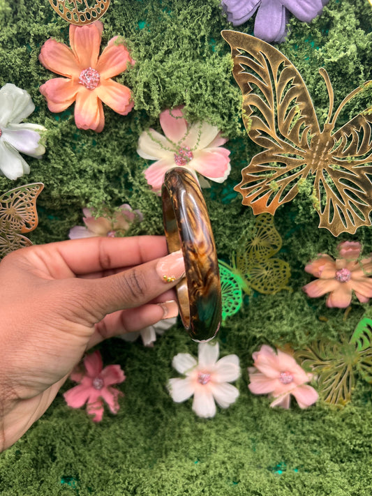 Black golden swirl ⭐️