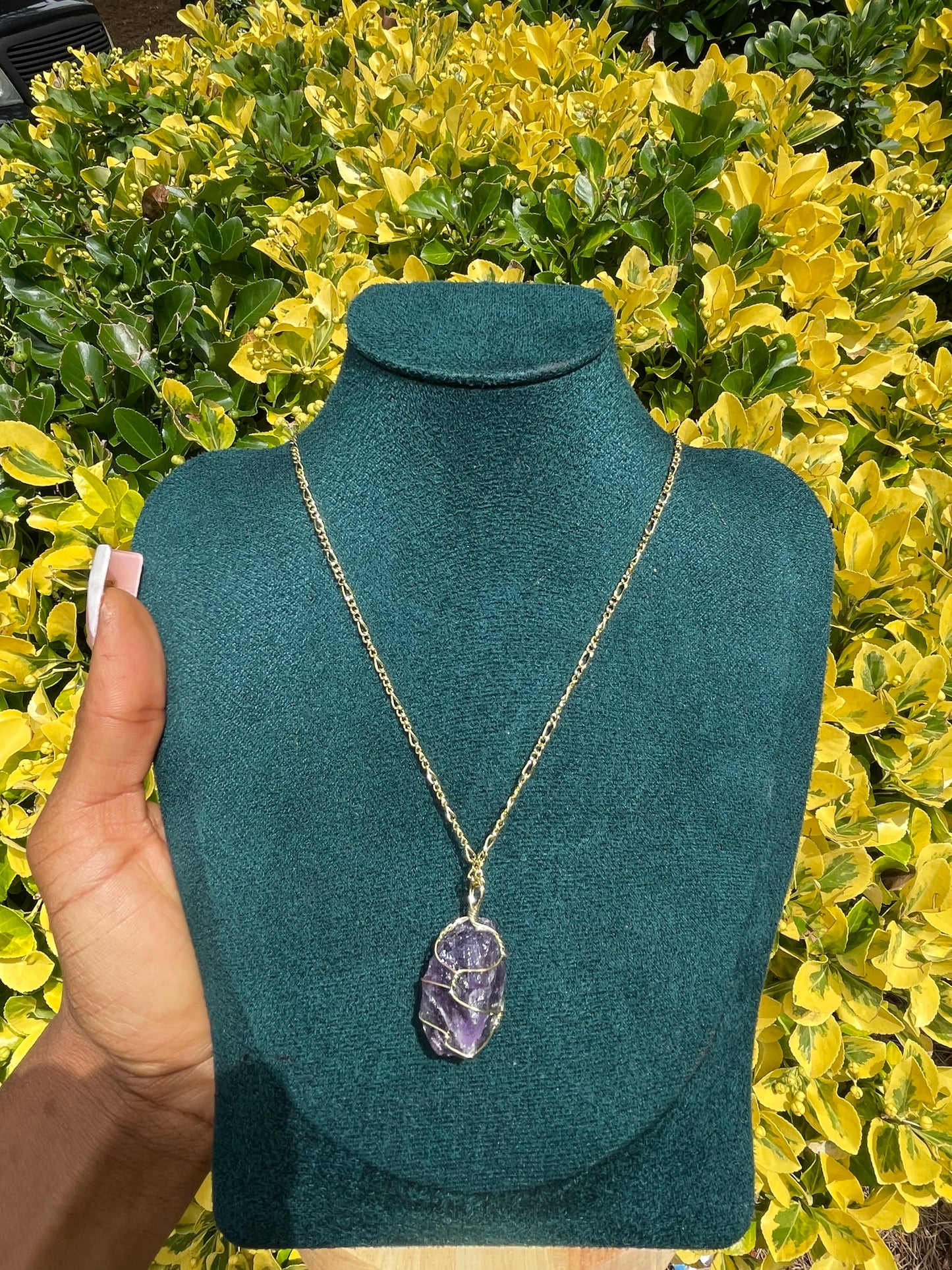 AMETHYST GOLDEN NECKLACE