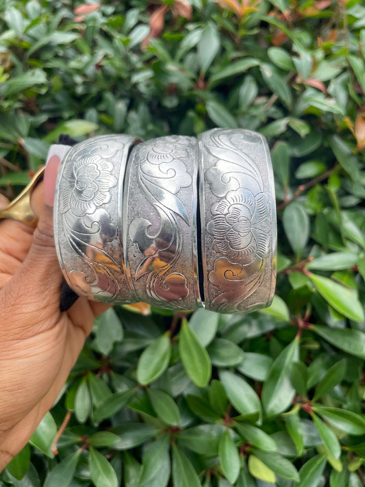 LOTUS SILVER BANGLE 🍄
