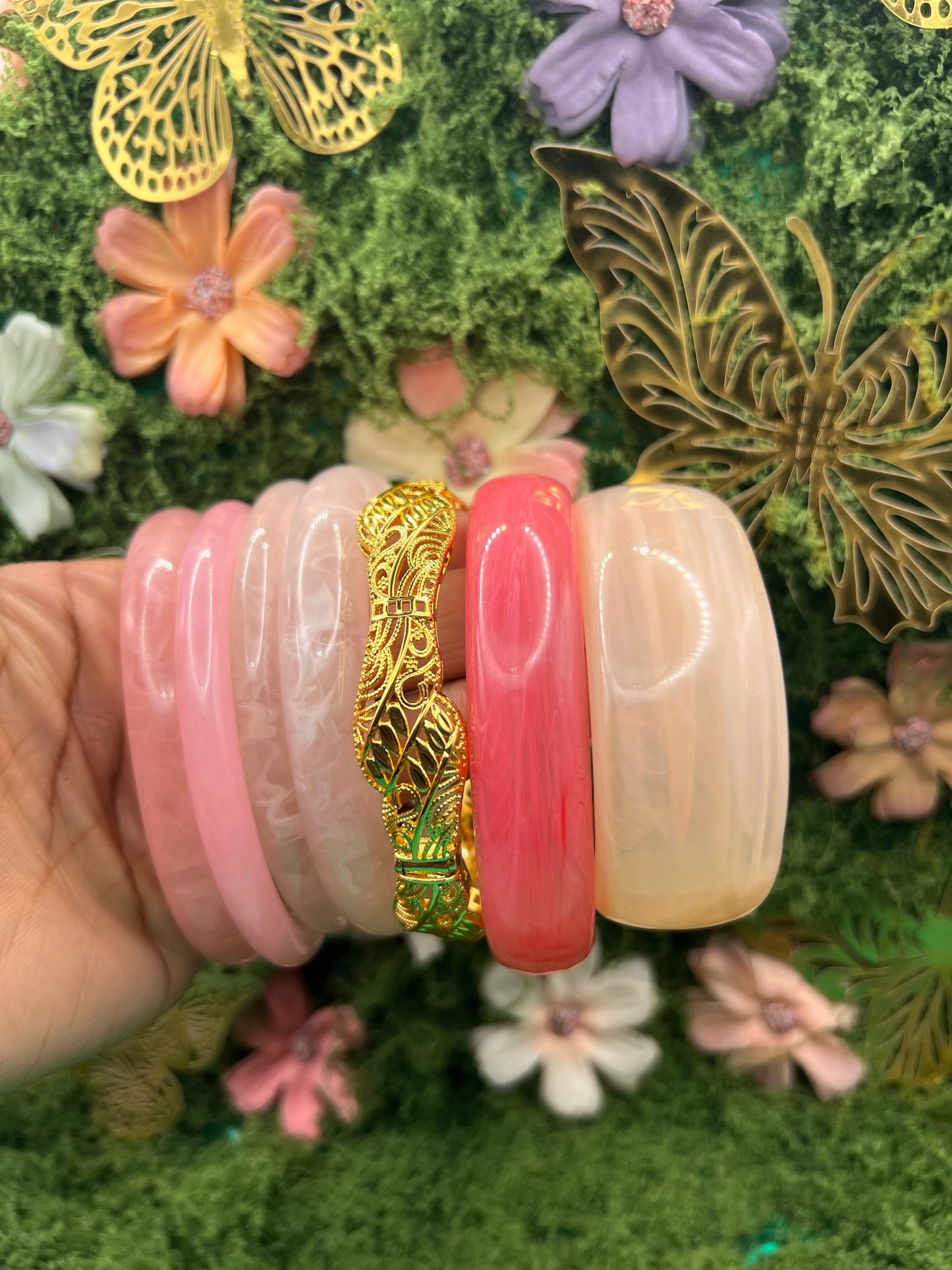 Pretty pink bangle set