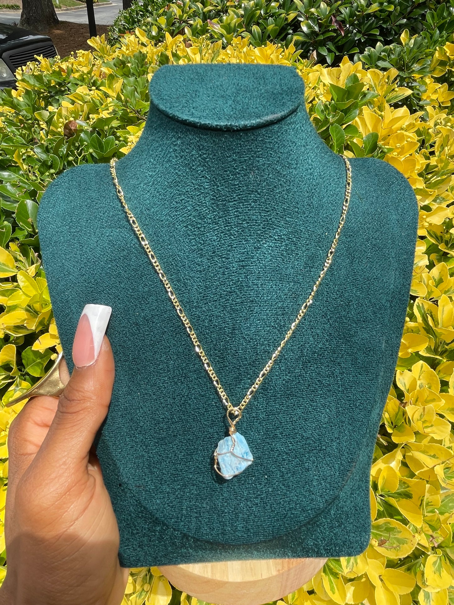 APATITE GOLDEN NECKLACE