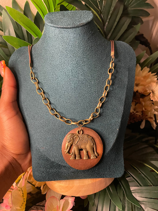Chain Elephant necklace 🧚🏾‍♀️