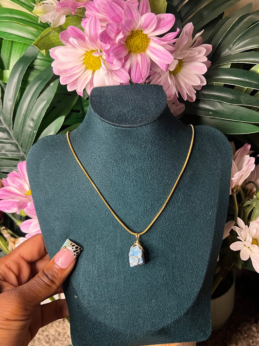 APATITE GOLDEN NECKLACE